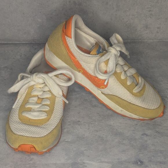 Nike Women's Daybreak Sneakers Paisley Swoosh Pale Ivory Magma Orange, Size 6.5 - Picture 7 of 14